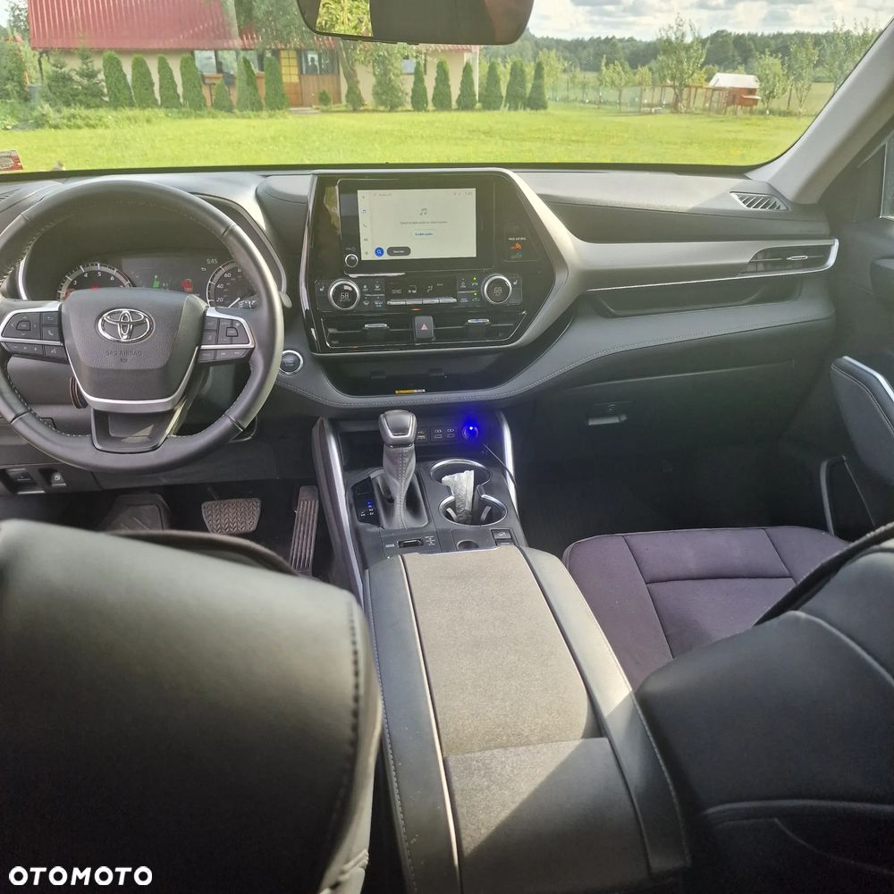 Toyota Highlander 2.5 Hybrid Comfort - 24