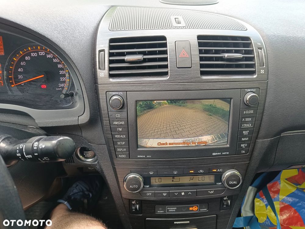 Toyota Avensis 2.0 Prestige NAVI - 30