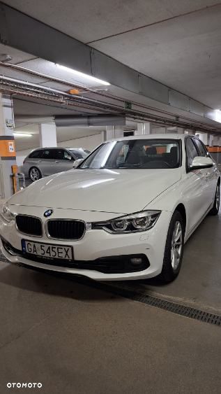 BMW Seria 3 320i xDrive - 9