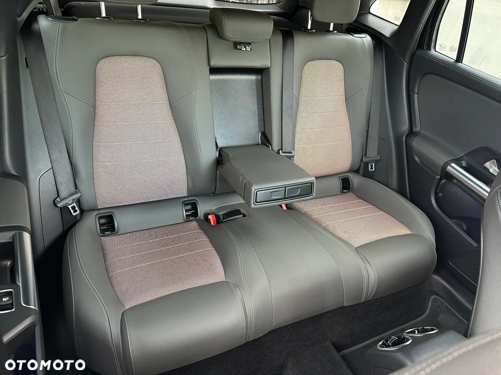 Mercedes-Benz EQA 250 66.5kWh Electric Art - 34