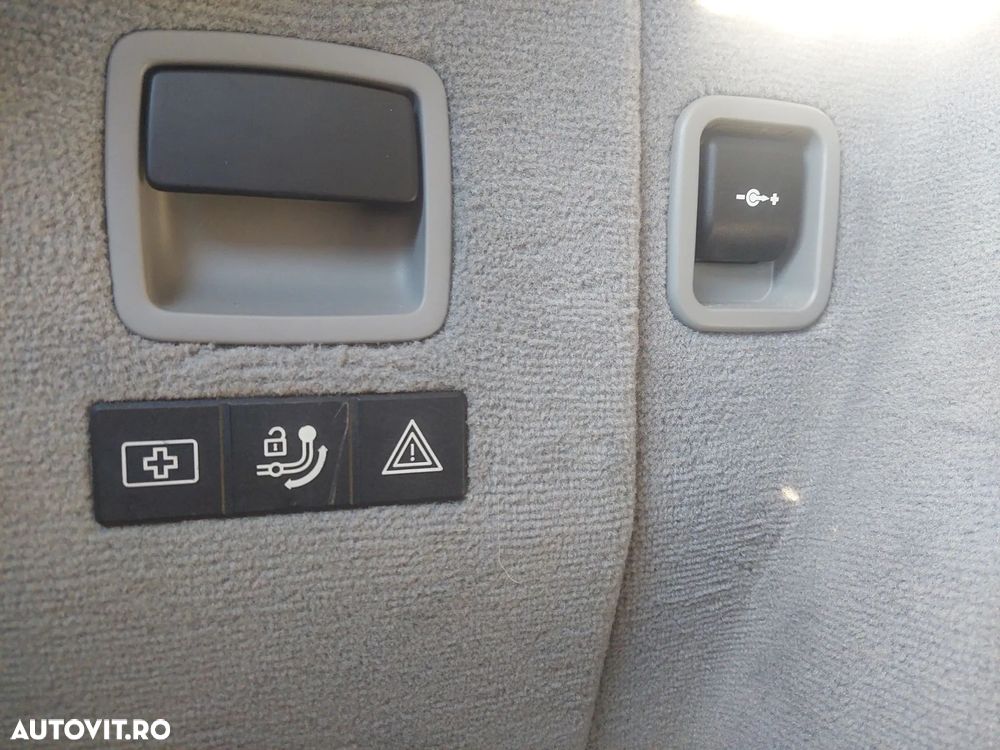 BMW Seria 3 325i - 30