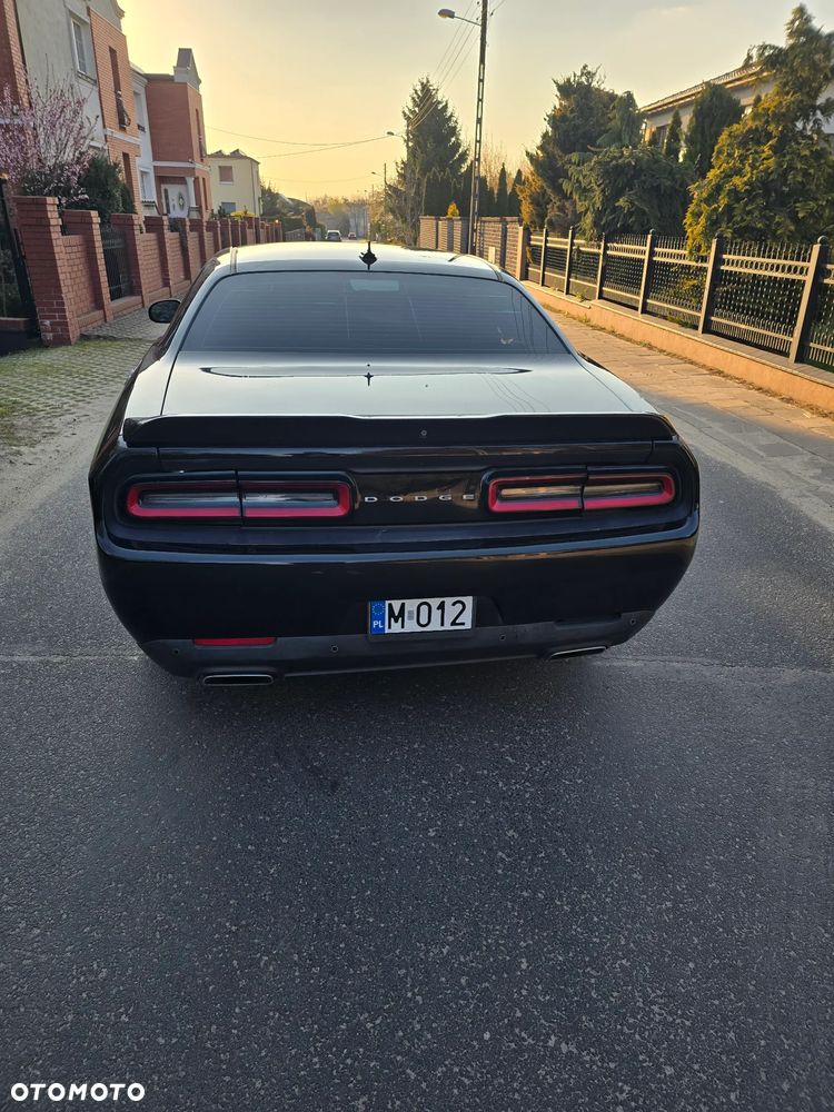 Dodge Challenger 3.6 SXT Plus - 10