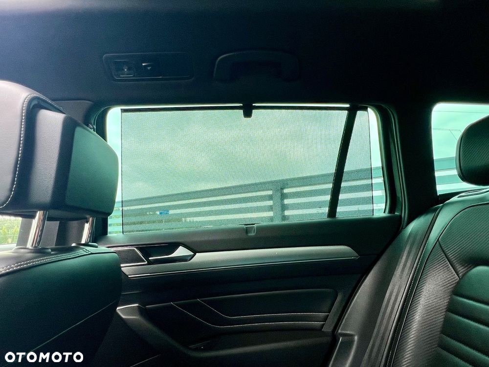 Volkswagen Passat 2.0 TDI SCR R-Line Plus DSG - 29
