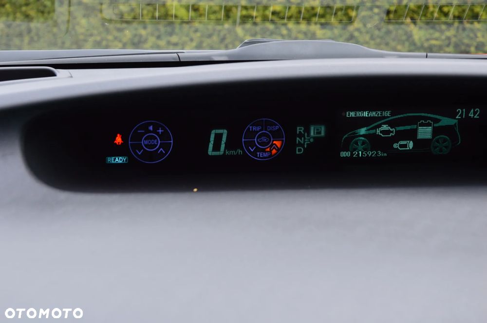 Toyota Prius (Hybrid) Life - 21