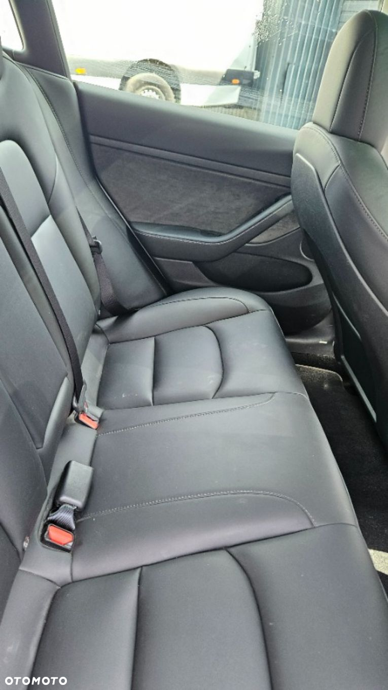 Tesla Model 3 - 14