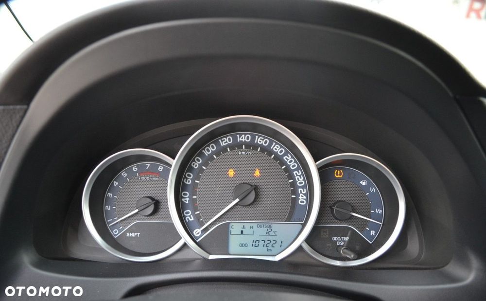 Toyota Auris 1.33 VVT-i Terra - 26