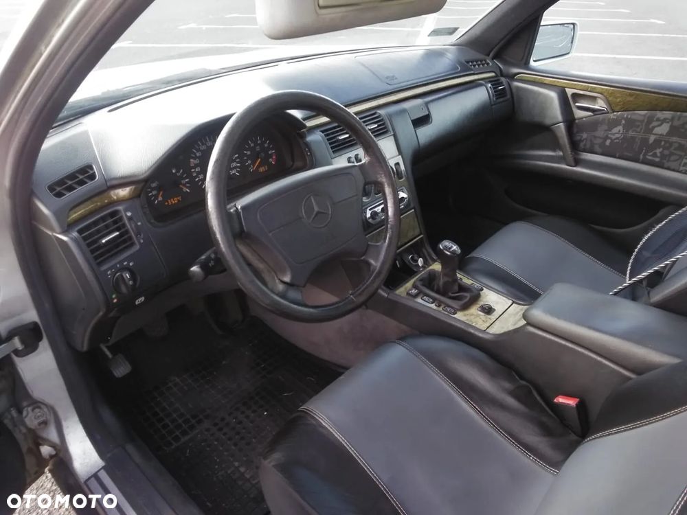 Mercedes-Benz Klasa E 200 Avantgarde - 10