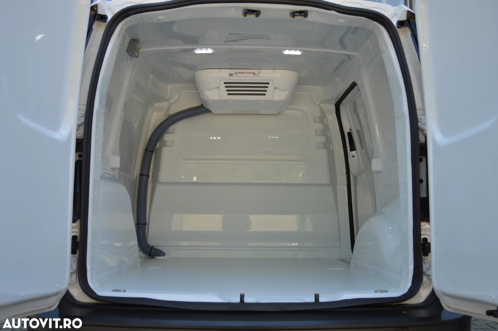 Volkswagen CADDY 2.0TDI FRIGORIFIC - 35