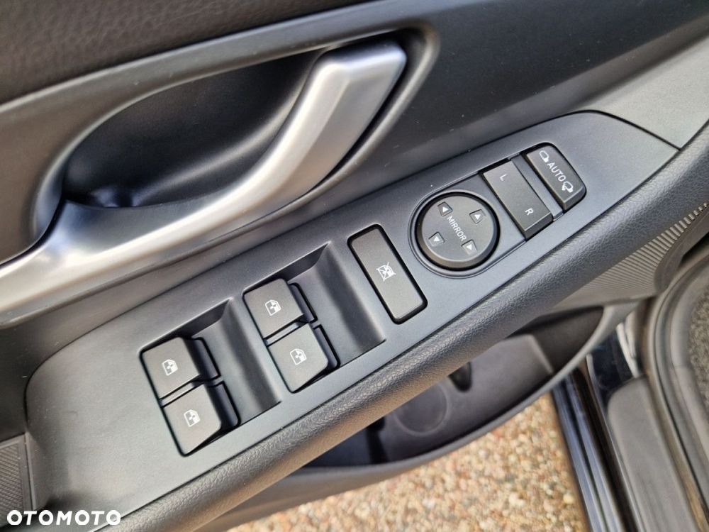 Hyundai i30 i30cw 1.6 CRDi Automatik Style - 9