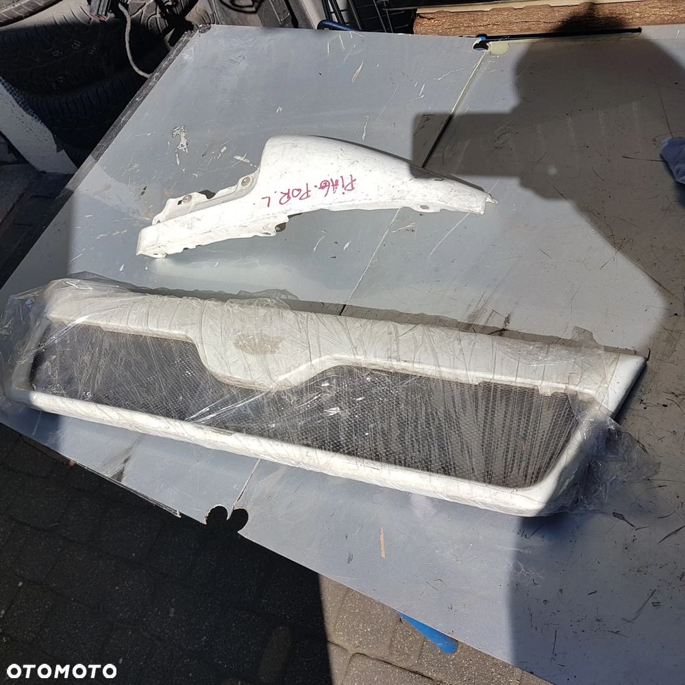 błotnik grill pas przedni piaggio porter - 1