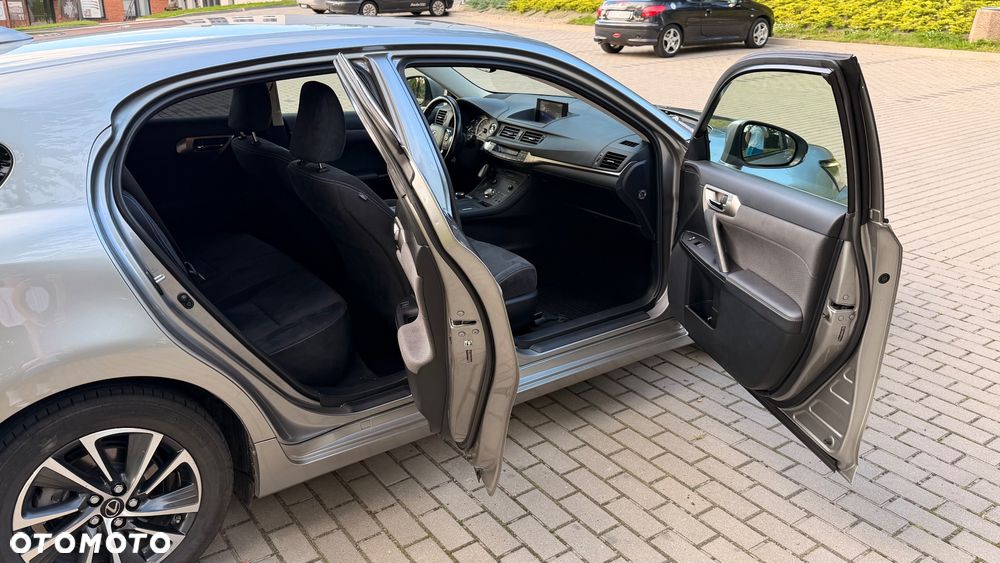 Lexus CT - 18