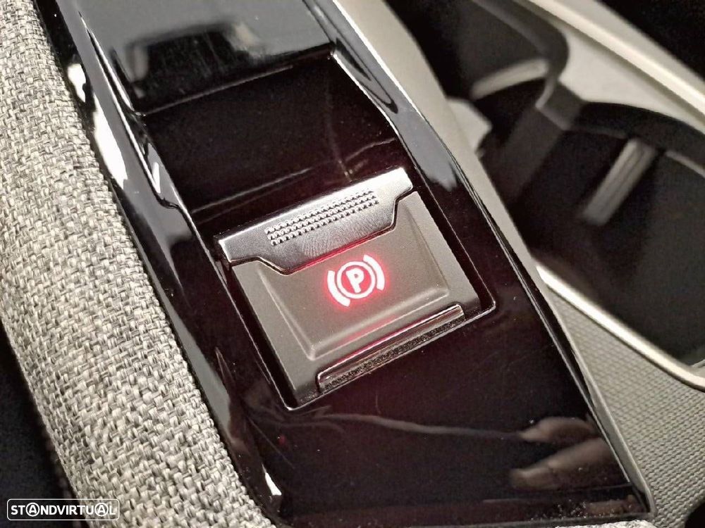 Peugeot 3008 1.2 Hybrid Allure e-DCS6 - 23