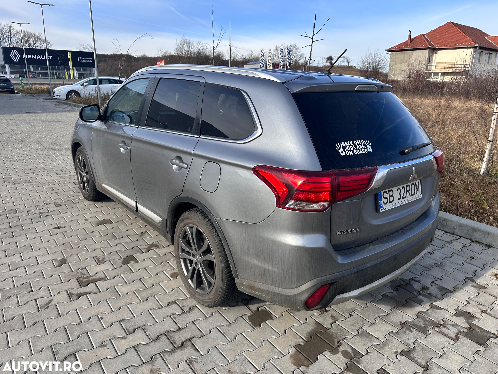 Mitsubishi Outlander 2.2 DI-D AWD A/T Instyle S62 - 3