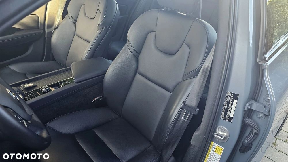 Volvo S60 B5 B AWD Plus Dark - 13