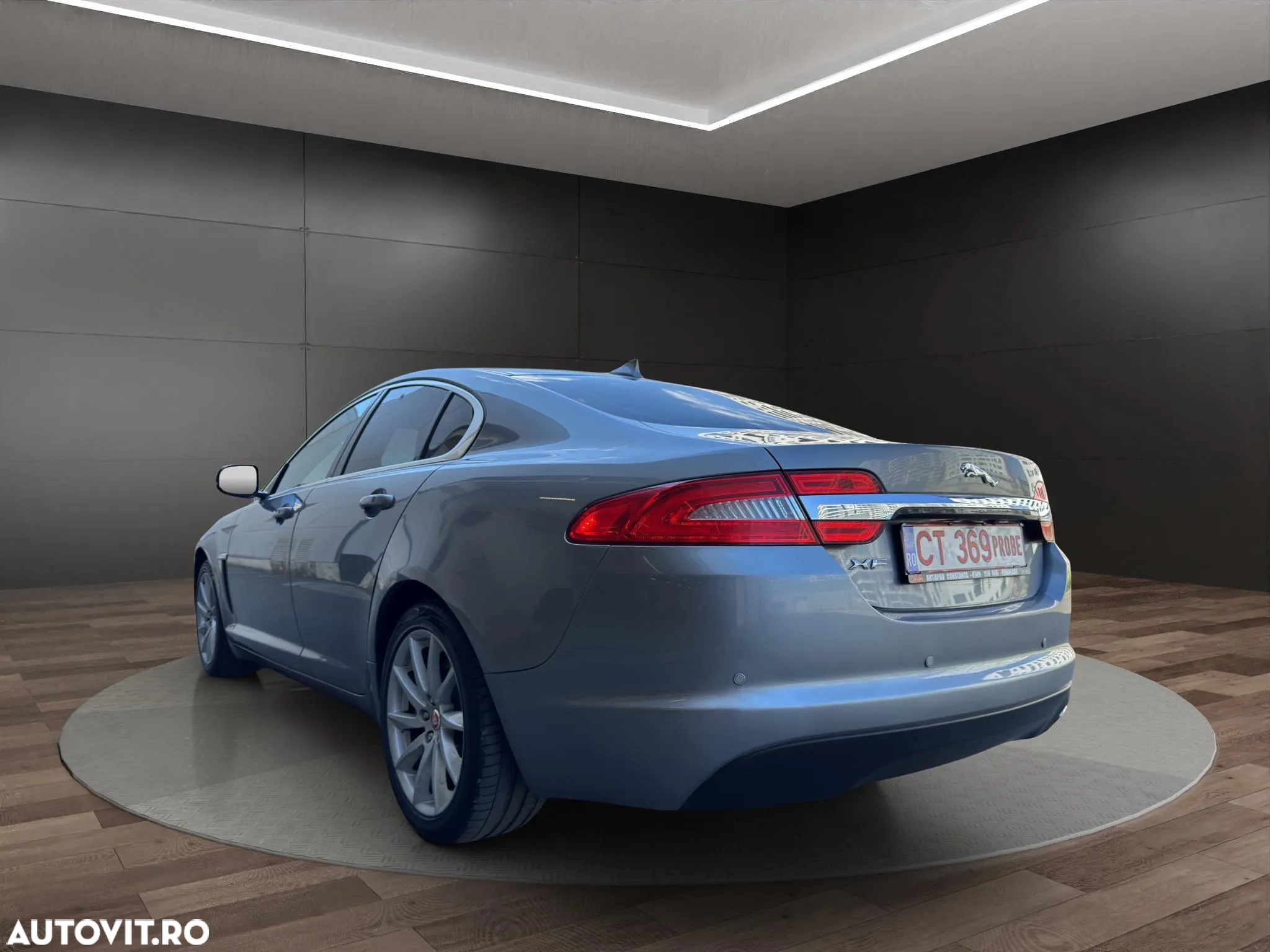Jaguar XF - 4