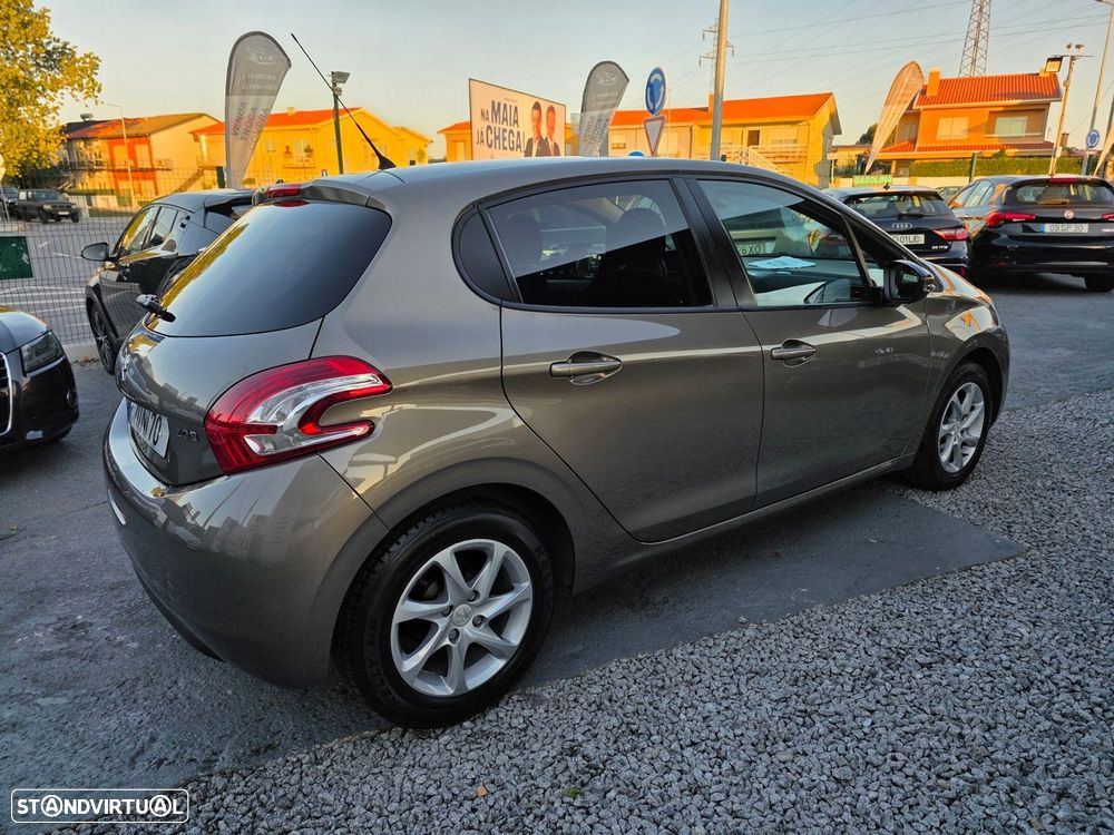 Peugeot 208 1.2 VTi Active - 4