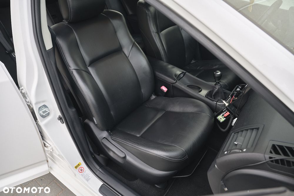 Toyota Avensis 2.0 D-4D Executive - 39