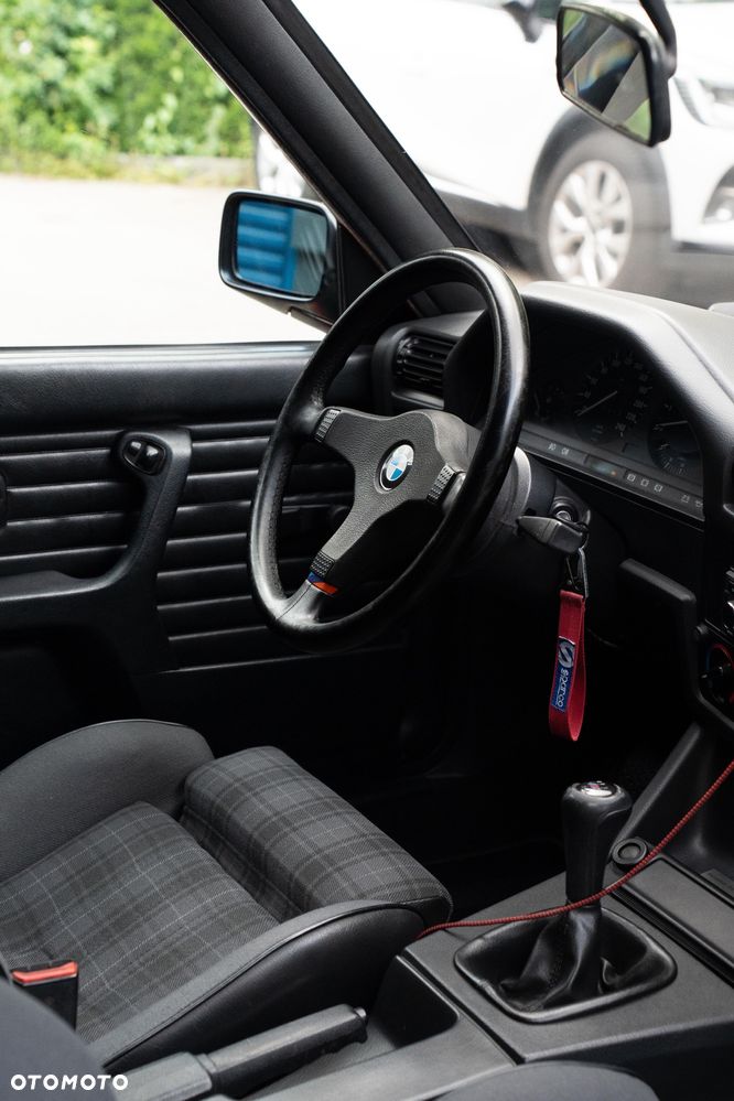 BMW Seria 3 328i - 12
