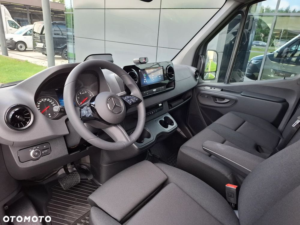 Mercedes-Benz Sprinter 317 CDI Furgon PRO Ekstra Długi 4325+mm - 17