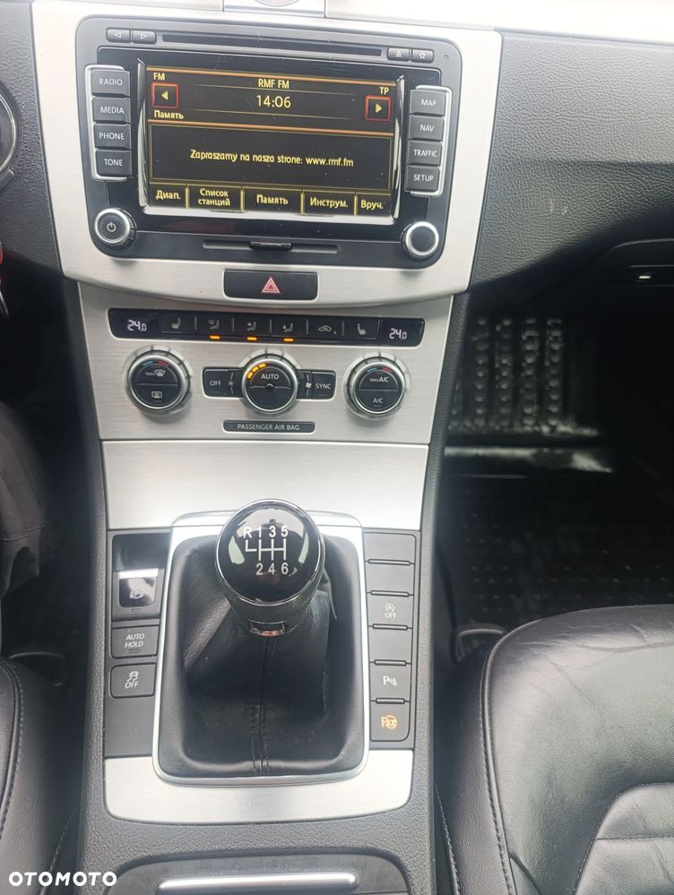 Volkswagen Passat 2.0 TDI Highline - 33