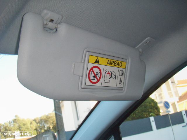 Peugeot 2008 1.2 PureTech Allure - 29