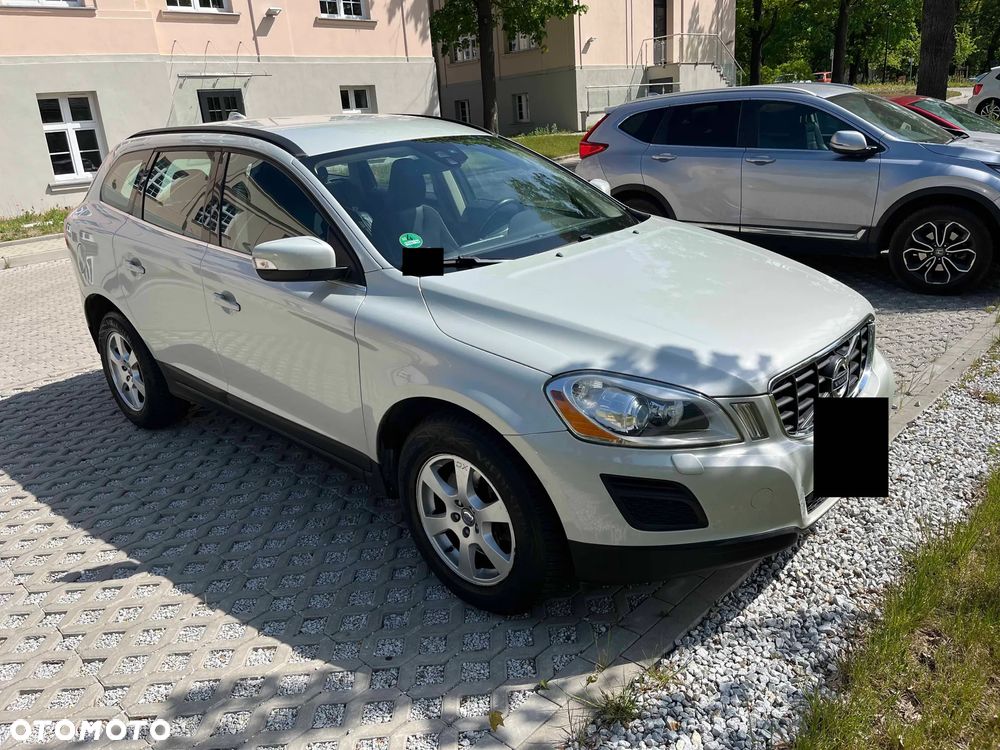 Volvo XC 60 D3 Momentum - 4