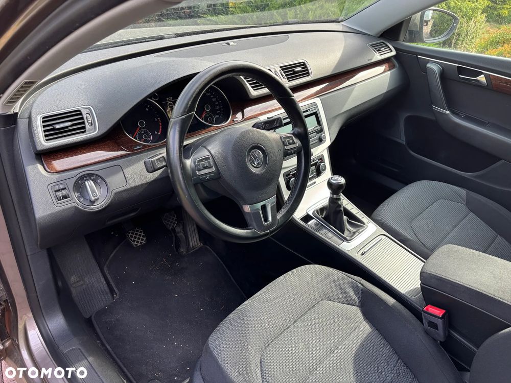 Volkswagen Passat Variant 2.0 TDI BlueMotion Technology Comfortline - 12