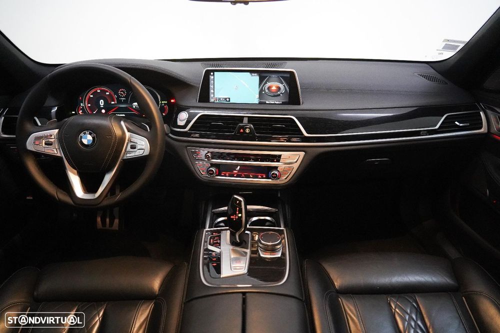 BMW 730 d Pack M - 28