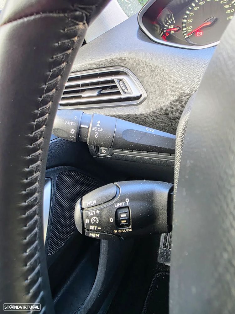 Peugeot 308 SW 1.6 BlueHDi Style - 31