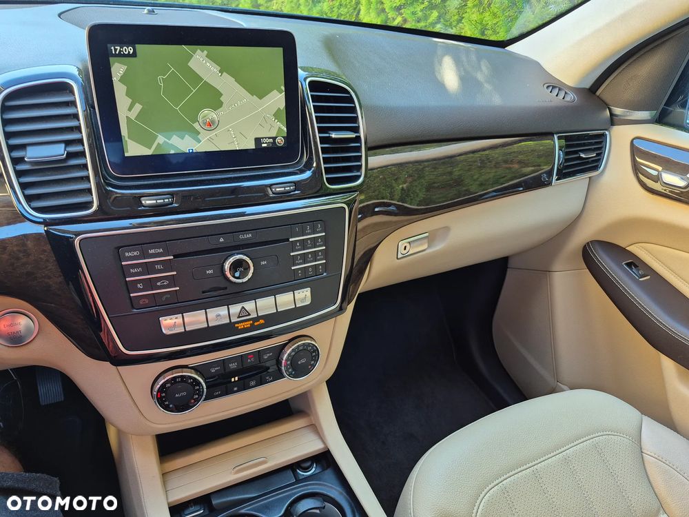 Mercedes-Benz GLE - 33