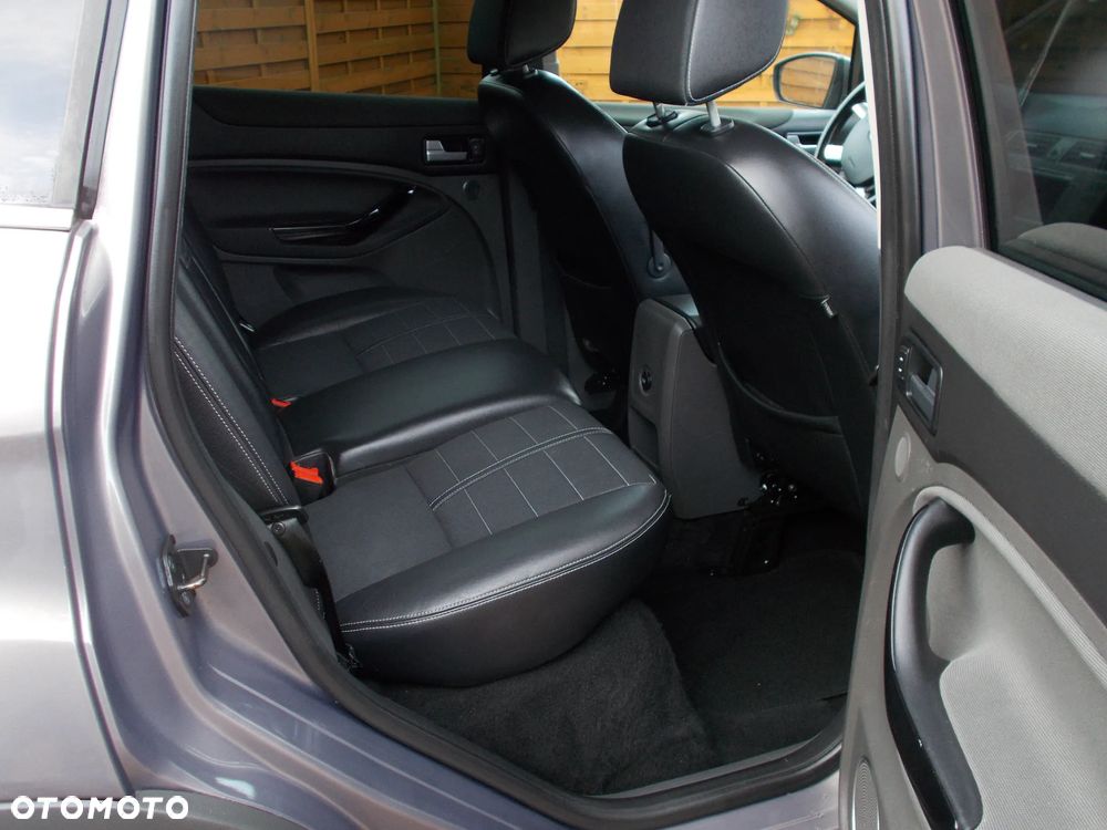 Ford Kuga 2.0 TDCi Titanium - 9