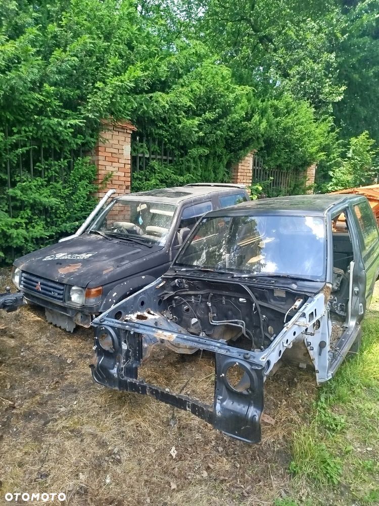 Mitsubishi Pajero 3.0 GLS - 2