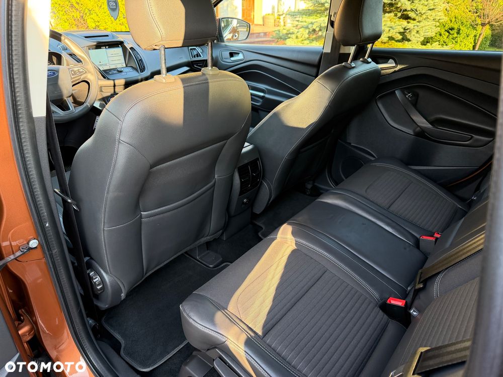 Ford Kuga 1.5 EcoBoost 2x4 Titanium - 14