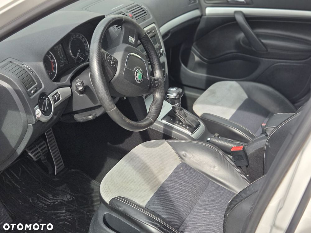 Skoda Octavia 2.0 TDI DPF DSG RS - 11