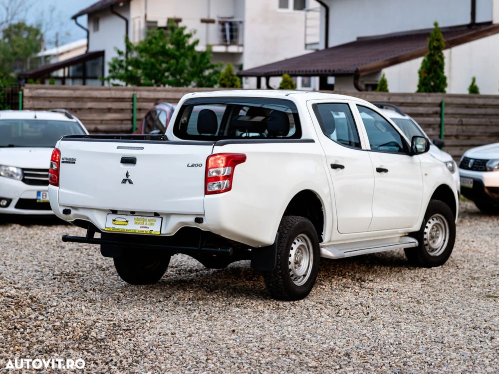 Mitsubishi L200 Double Cab M/T Intense - 16