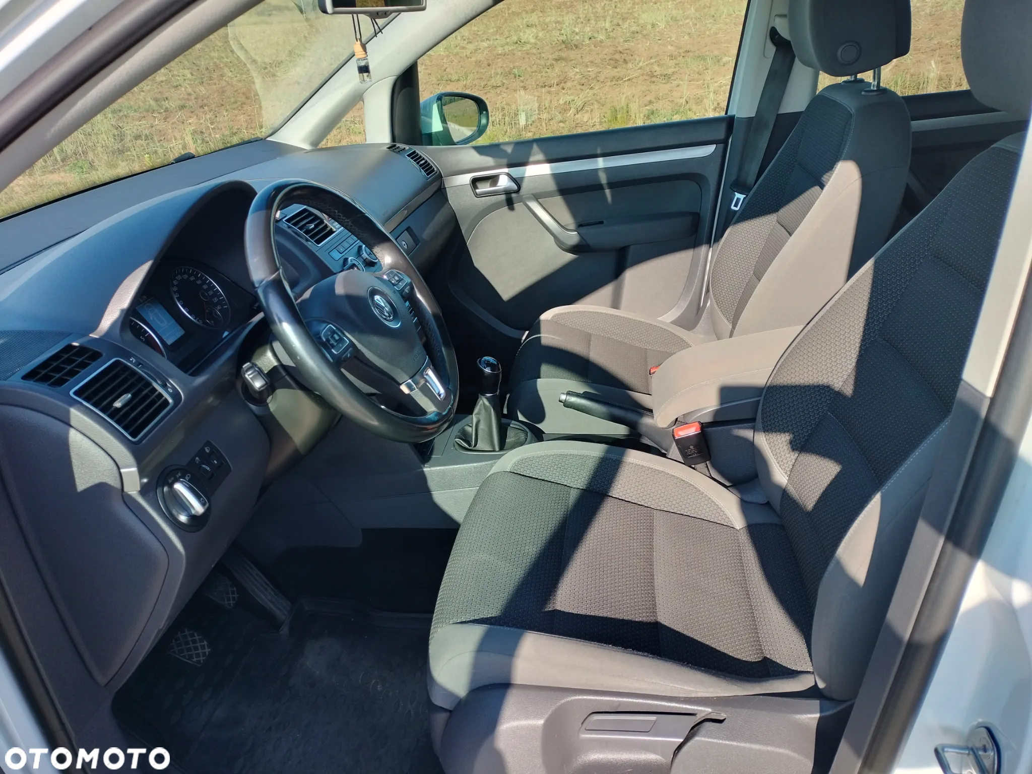 Volkswagen Touran 1.6 TDI DPF BlueMotion Technology Highline - 20