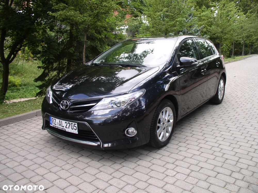 Toyota Auris 1.6 Valvematic Executive - 2