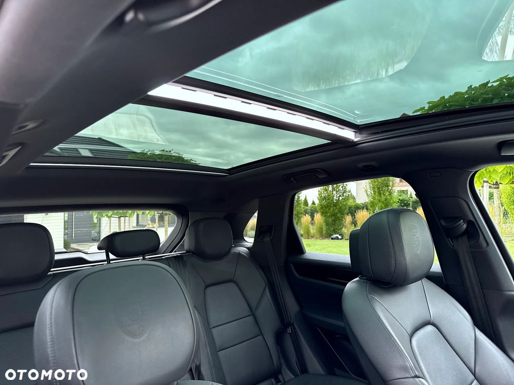 Porsche Cayenne - 21