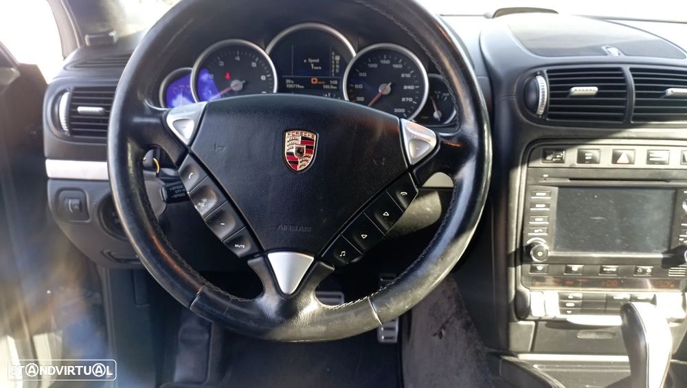 Porsche Cayenne Turbo - 1