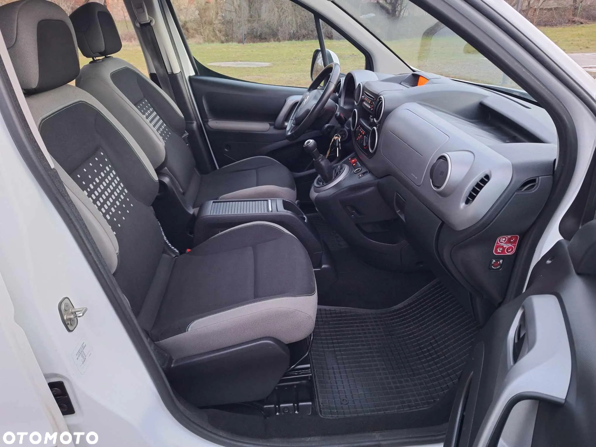 Citroën Berlingo Multispace PureTech 110 SELECTION - 16