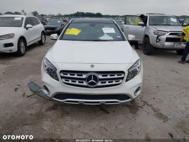 Mercedes-Benz GLA - 3