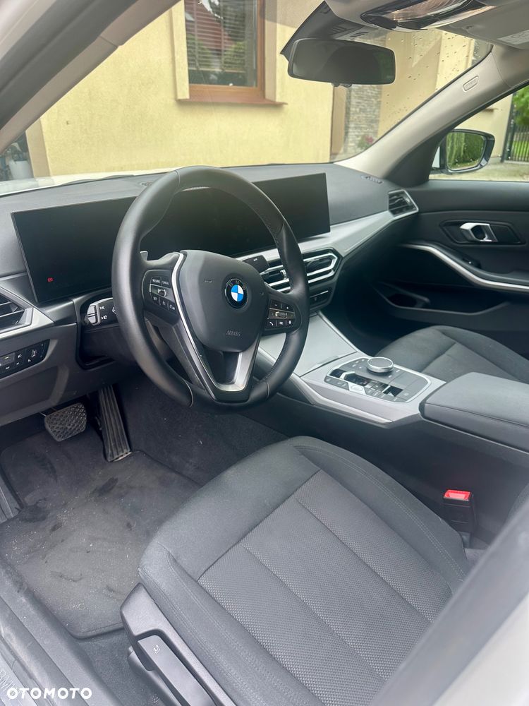 BMW Seria 3 318i M Sport - 8