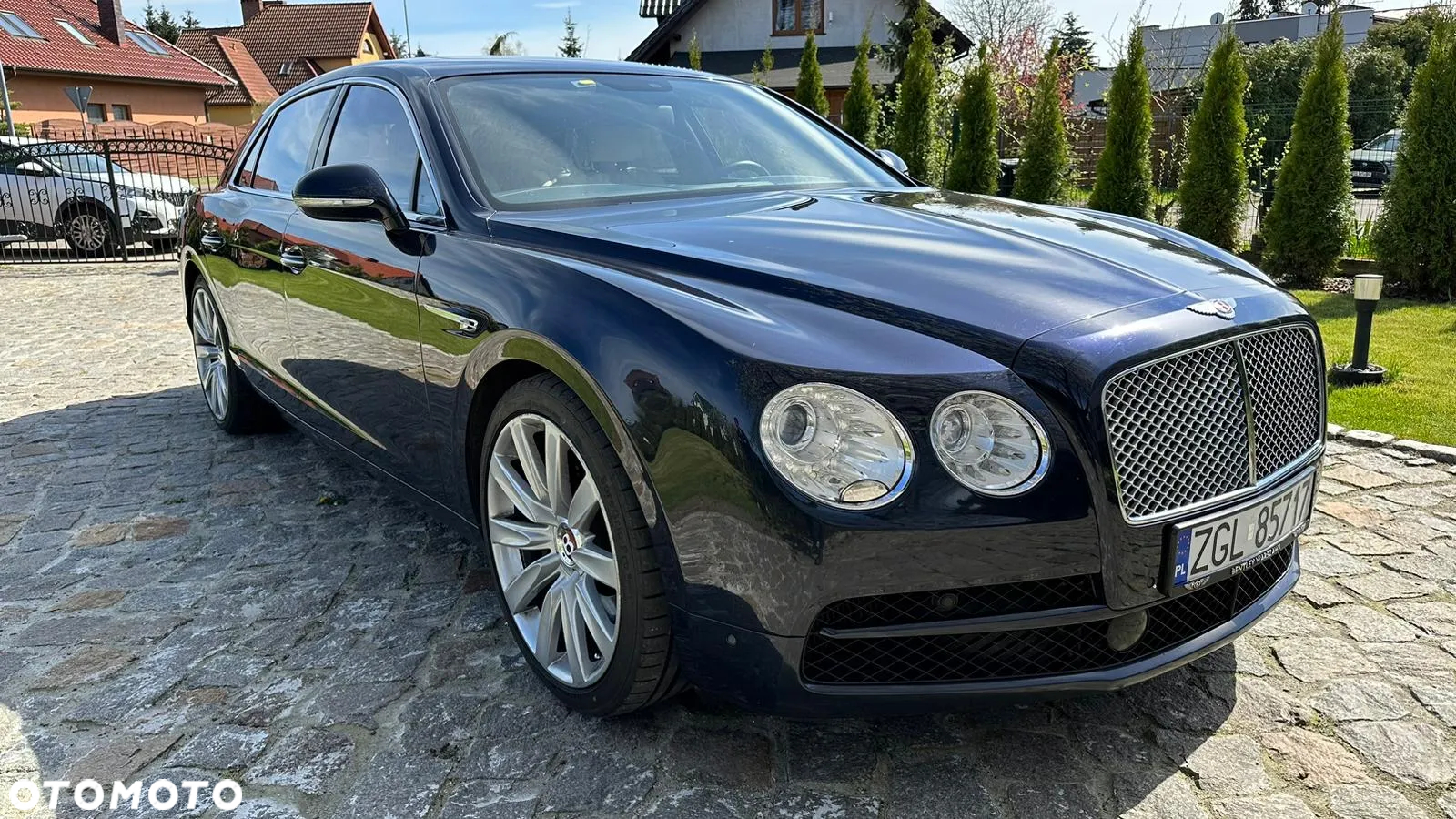 Bentley Flying Spur V8 - 9