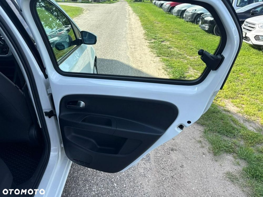 Volkswagen up! - 25