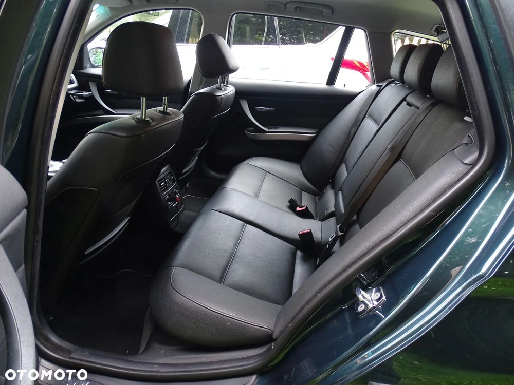 BMW Seria 3 325xi - 7
