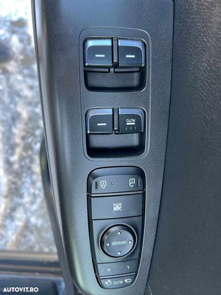 Kia Sportage 2.0 DSL 6AT 4x4 Style - 12