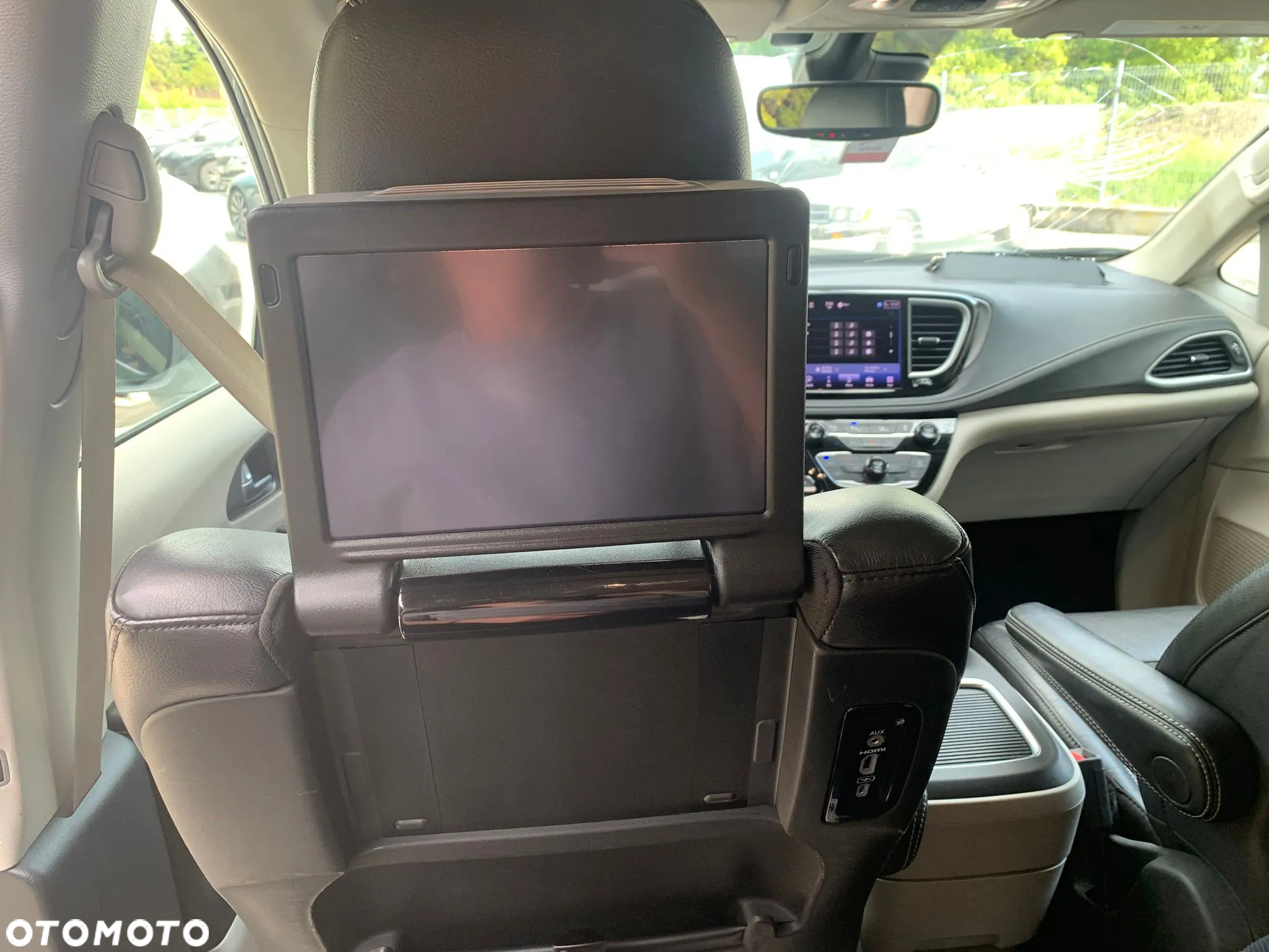 Chrysler Pacifica - 13