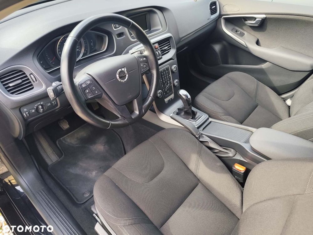 Volvo V40 D2 - 36