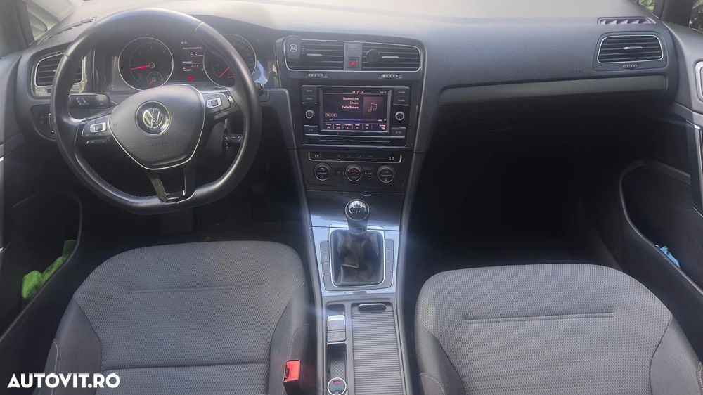 Volkswagen Golf 1.6 TDI Comfortline - 8