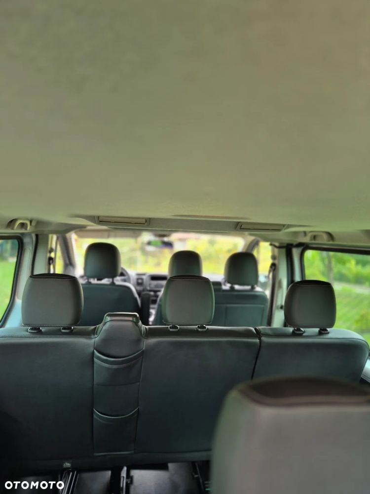 Renault Trafic Grand 2.0 dCi - 8